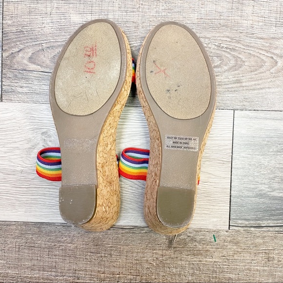 AEROSOLES Rainbow Stretchy Strap Cork Wedge Sandal - Picture 7 of 8
